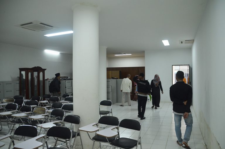 Survei Gedung Perpustakaan Pusat di Dompak